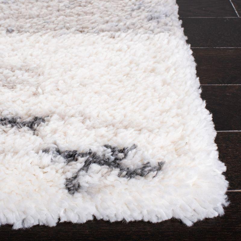 Fontana Ivory and Gray Shag Area Rug 2' x 3'