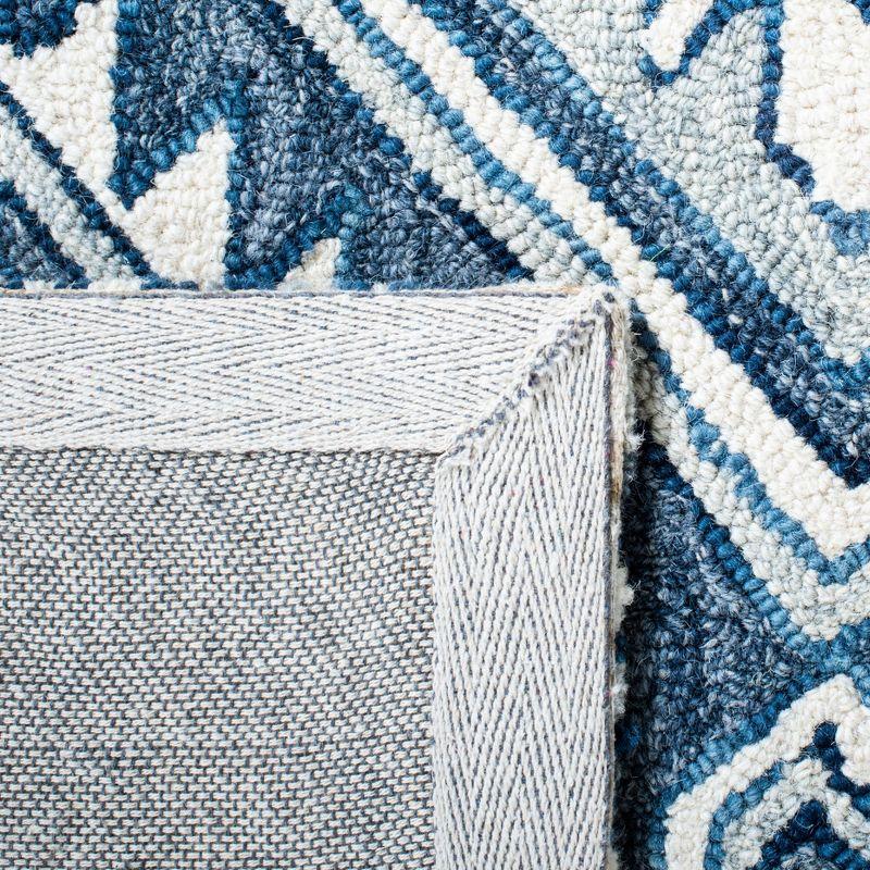 Metro MET122 Hand Tufted Indoor Area Rug - Blue/Ivory - 4'x6' - Safavieh