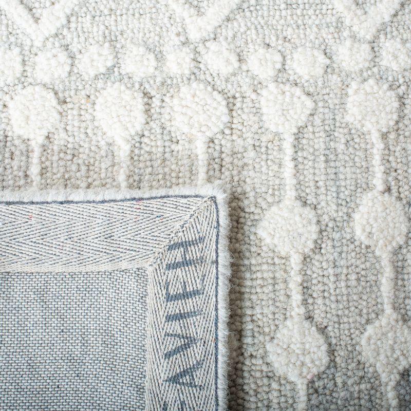 Blossom BLM115 Hand Tufted Area Rug - Silver/Ivory - 6'x9' - Safavieh.