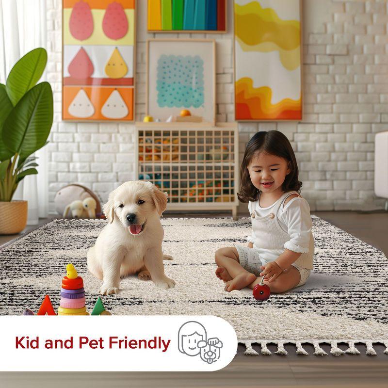 Nuloom Bria Trellis 2x10 Runner Shag Indoor Area Rug for Living Room Bedroom Dining Room Nursery Entryway Hallway, Off White/Charcoal