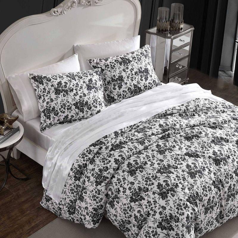 Betsey Johnson Betseys Toile Reversible Black Duvet Cover Set