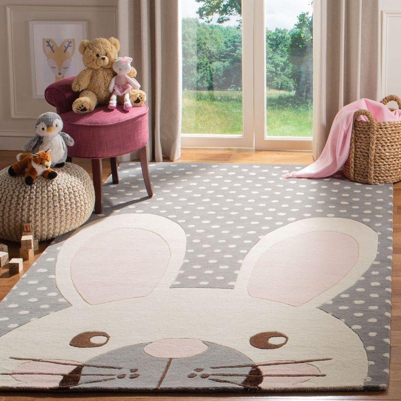 Safavieh Kids Rabbit SFK922 Hand Tufted Indoor Accent Rug - Grey/Ivory - 4'x6' - Safavieh