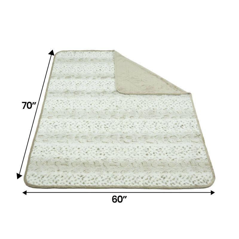 Arlee Cozy Waterproof Pet Throw