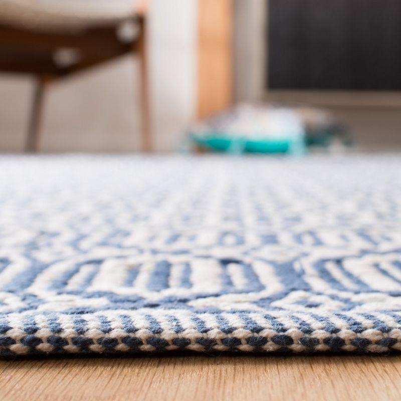Montauk MTK333 Hand Woven Indoor Area Rug - Ivory/Navy - 4'x6' - Safavieh.