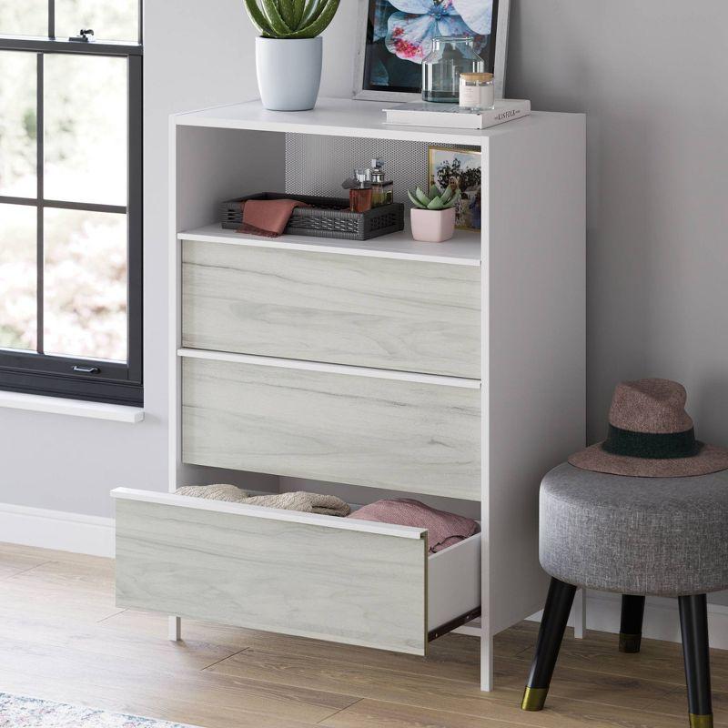 Rylee 3-Drawer Dresser
