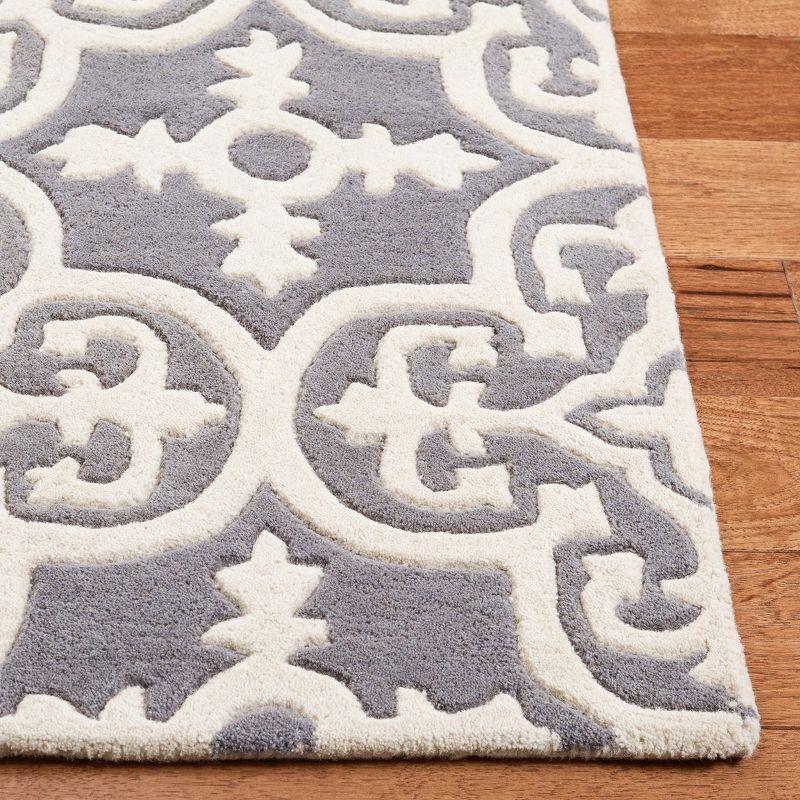 Chatham CHT729 Hand Tufted Area Rug Dark Grey / Ivory 5' X 5'  - Safavieh.