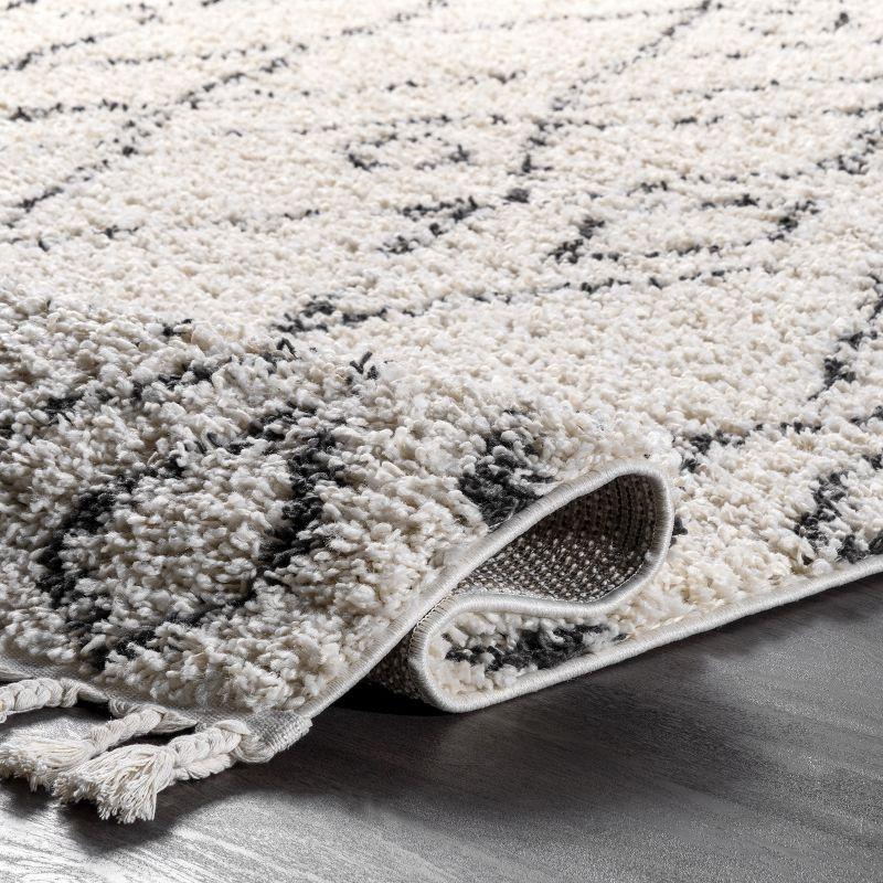 Nuloom Nieves Moroccan 3x5 Accent Indoor Area Rug for Living Room Bedroom Dining Room Entryway, Off White/Dark Grey