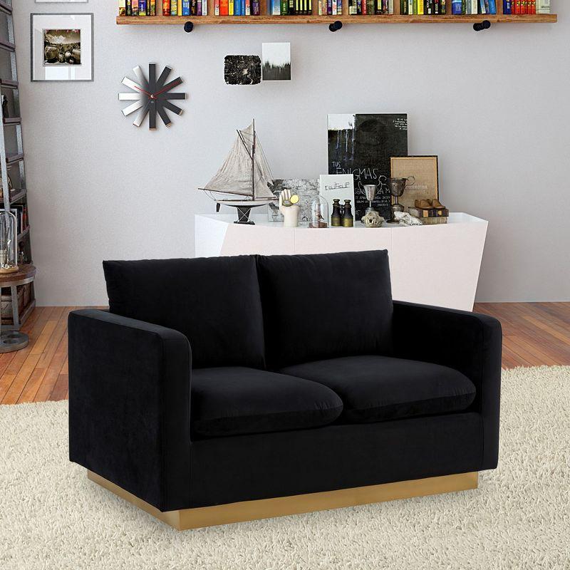 LeisureMod Nervo Mid-Century Modern Upholstered Velvet Loveseat with Gold Frame in Midnight Black