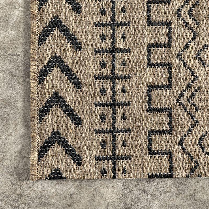 Nuloom Indoor and Outdoor Jamie Area Rug 5x7, Brown