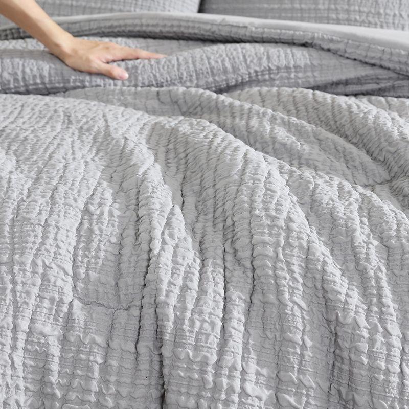 Kenneth Cole Serenity Wavy Lines Grey 3 Piece Comforter Set- Full/Queen