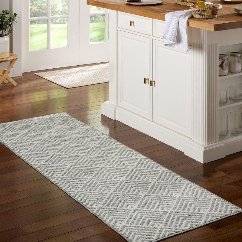 TOWN & COUNTRY EVERYDAY Walker Modern Stripe Everwash Non-Slip Backing Kitchen Mat