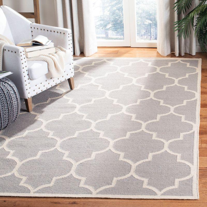 Handwoven Geometric Wool Area Rug in Dark Grey/Ivory, 5' x 8'