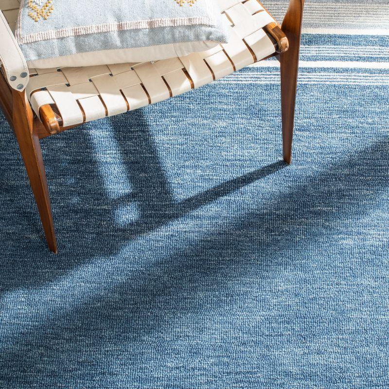 Metro MET602 Hand Tufted Indoor Area Rug - Blue/Ivory - 4'x6' - Safavieh