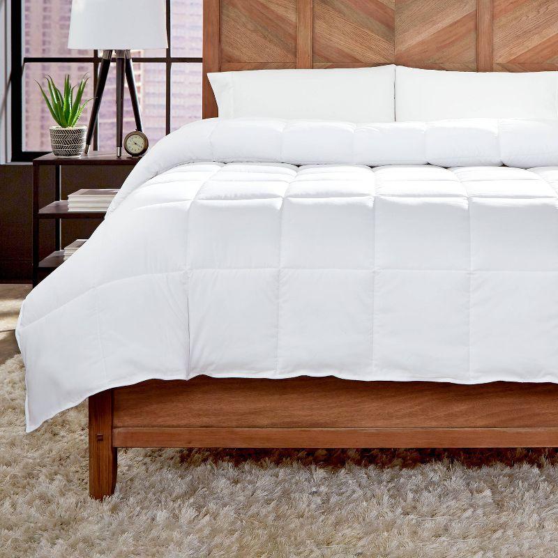 White Full/Queen Down Alternative Microfiber Comforter