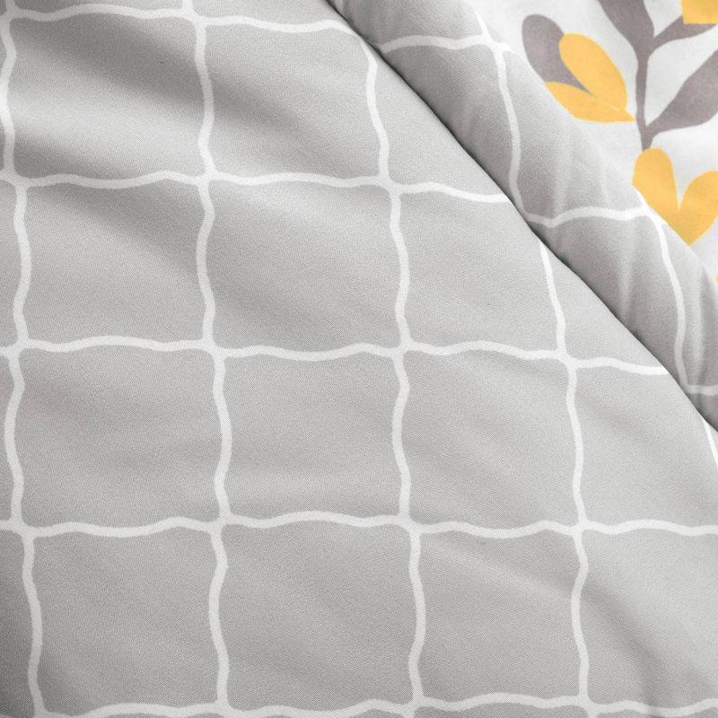 Lush Decor Aprile Throw