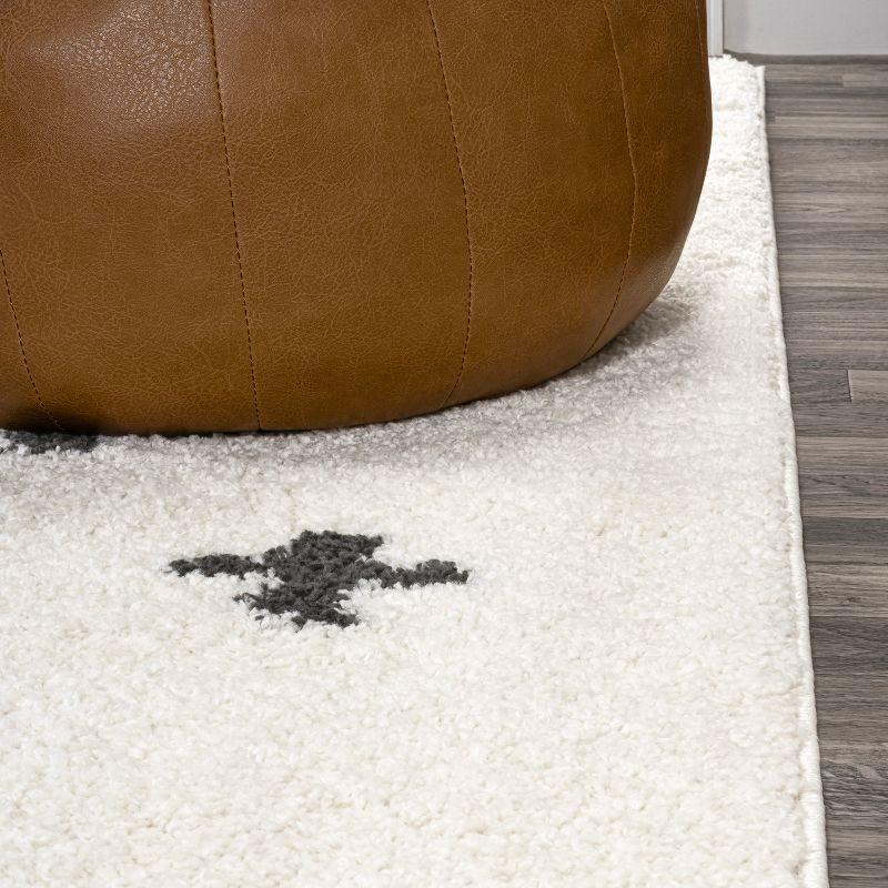 3'x5' Cristo Berber Geometric Shag Area Rug, White/Black - JONATHAN Y