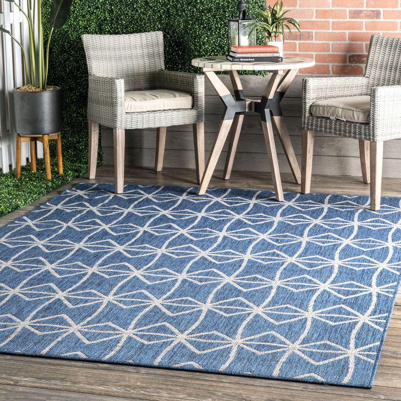 Nuloom Saunders Geometric Indoor/Outdoor Area Rug