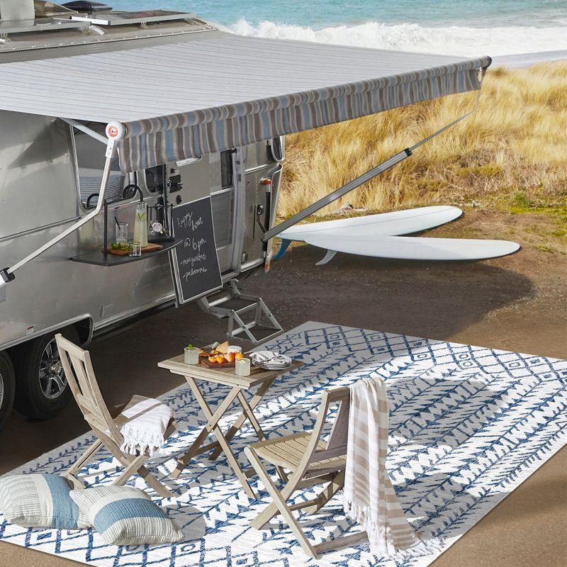 3'x5' Tokay Bohemian Styled Geometric Indoor/Outdoor Area Rug, Ivory/Blue - JONATHAN Y