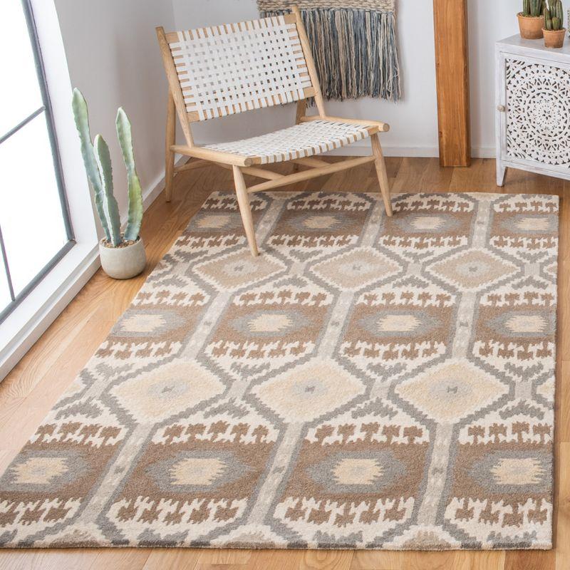 Wyndham WYD720 Hand Tufted Area Rug  - Safavieh