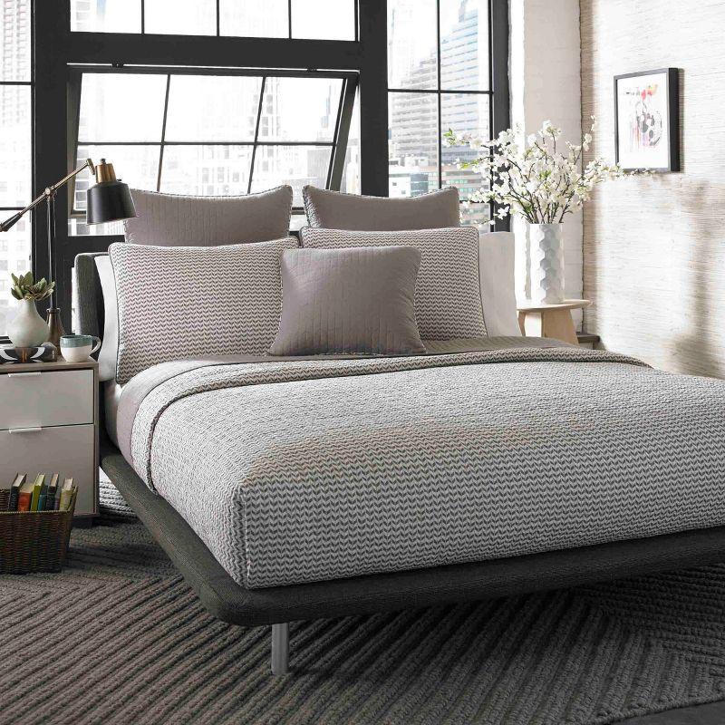 Leaves Standard Cotton Reversible Quilt Set