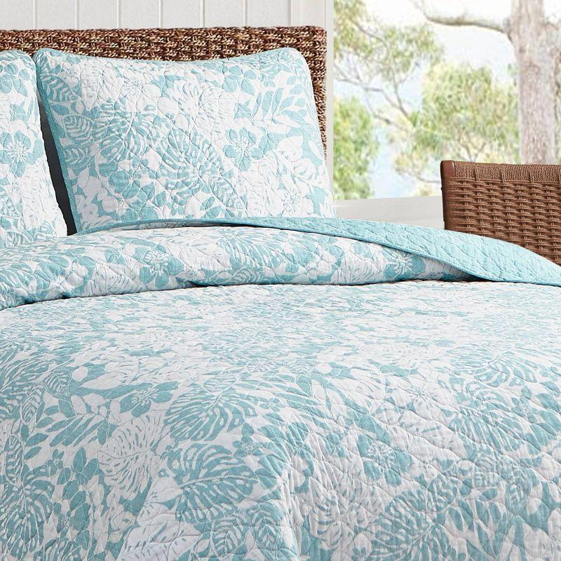 Coastal Breeze King Cotton Quilt Set in Aqua Blue with Reversible Design