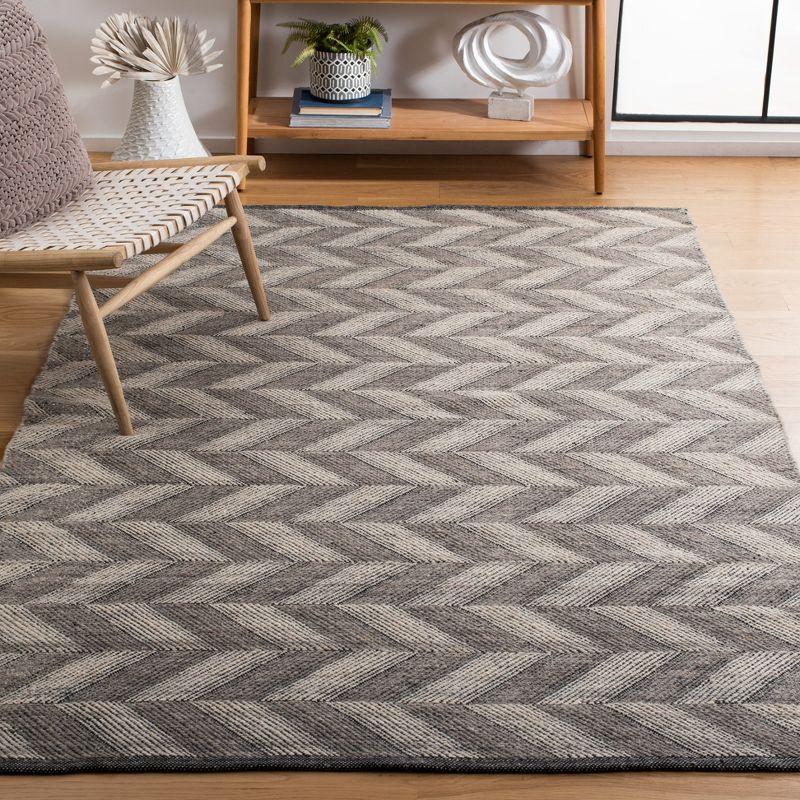 Gray and Ivory Handwoven Wool Cotton 4' x 6' Area Rug