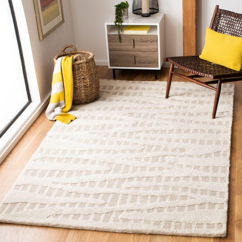 Beige/Ivory Rectangular Handmade Wool Shag Rug, 3' x 5'