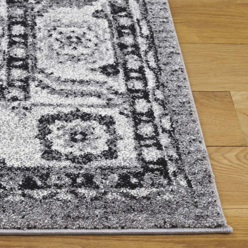 Vintage Hamadan VTH214 Power Loomed Indoor Area Rug - Grey/Black - 5'3"x7'6" - Safavieh