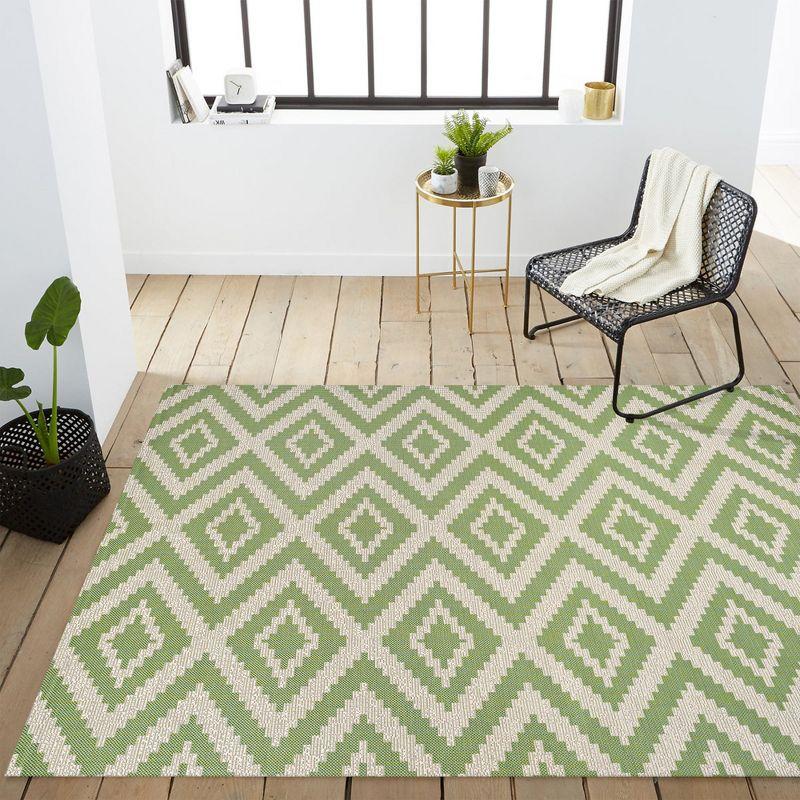 Mediterranean Geometric Green/Cream 4' x 6' Reversible Indoor/Outdoor Rug