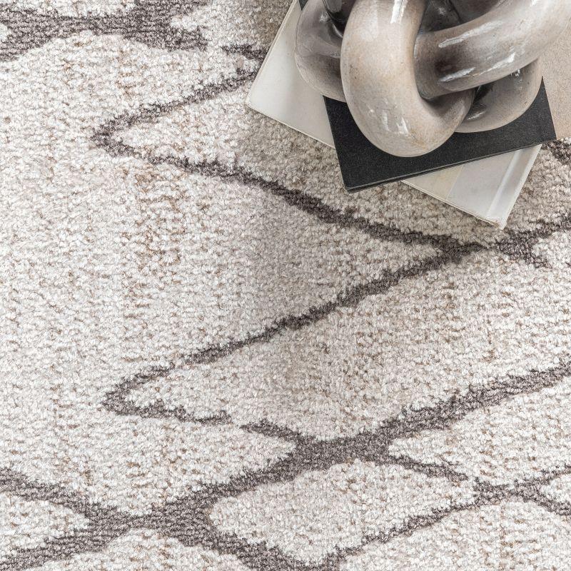 Eco-Friendly Easy-Care Beige Geometric Synthetic Area Rug, 4' x 6'