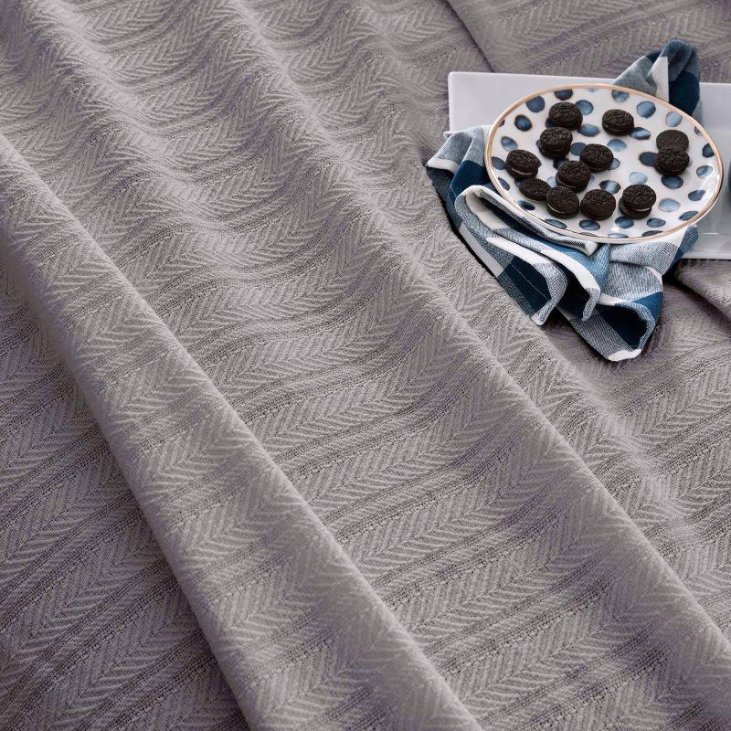 Luxurious King-Sized Chevron Cotton Blanket in Soft Gray