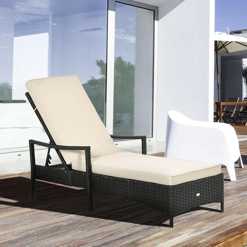 Outdoor Wicker Chaise Lounge