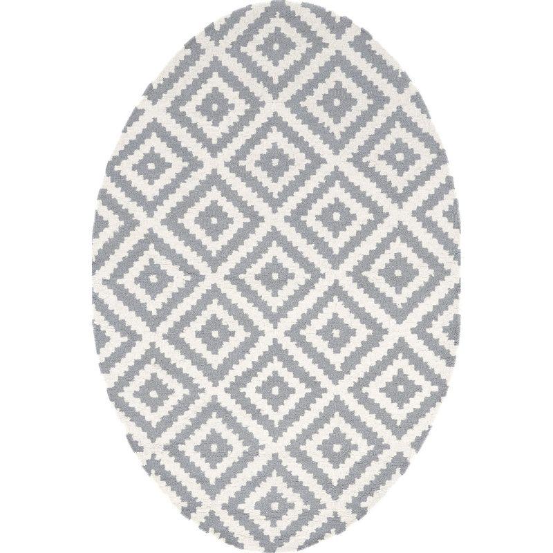 Handmade Light Grey Wool Oval 4' x 6' Geometric Rug