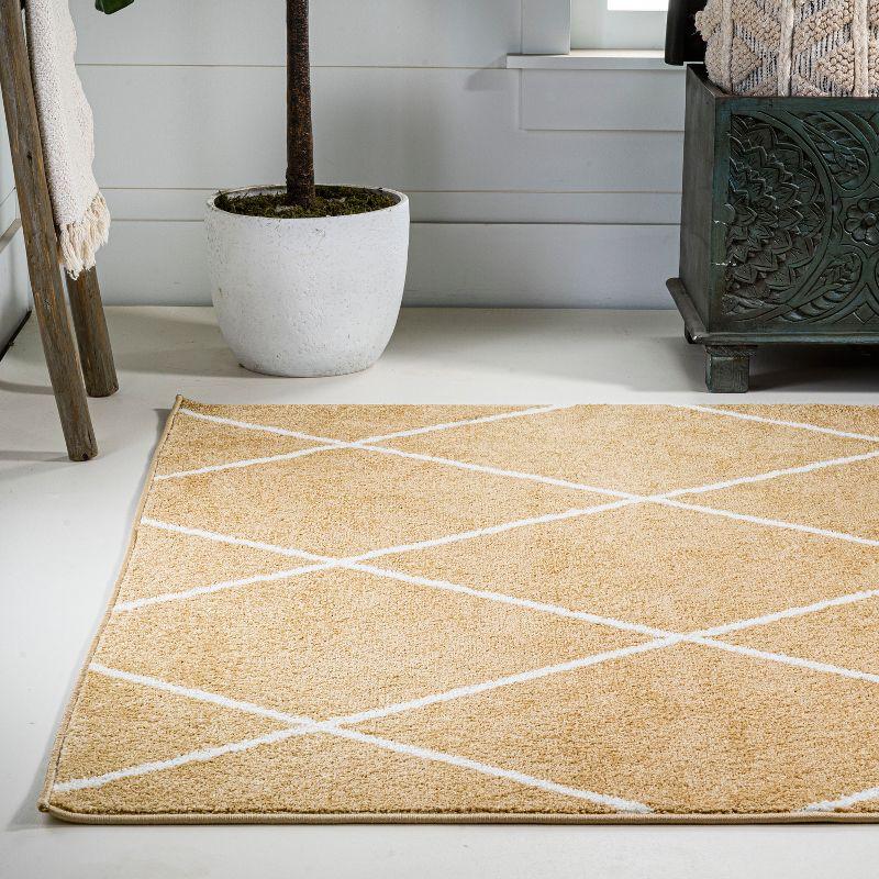 8'x10'  Cole Minimalist Diamond Trellis Area Rug, Gold/White - JONATHAN Y