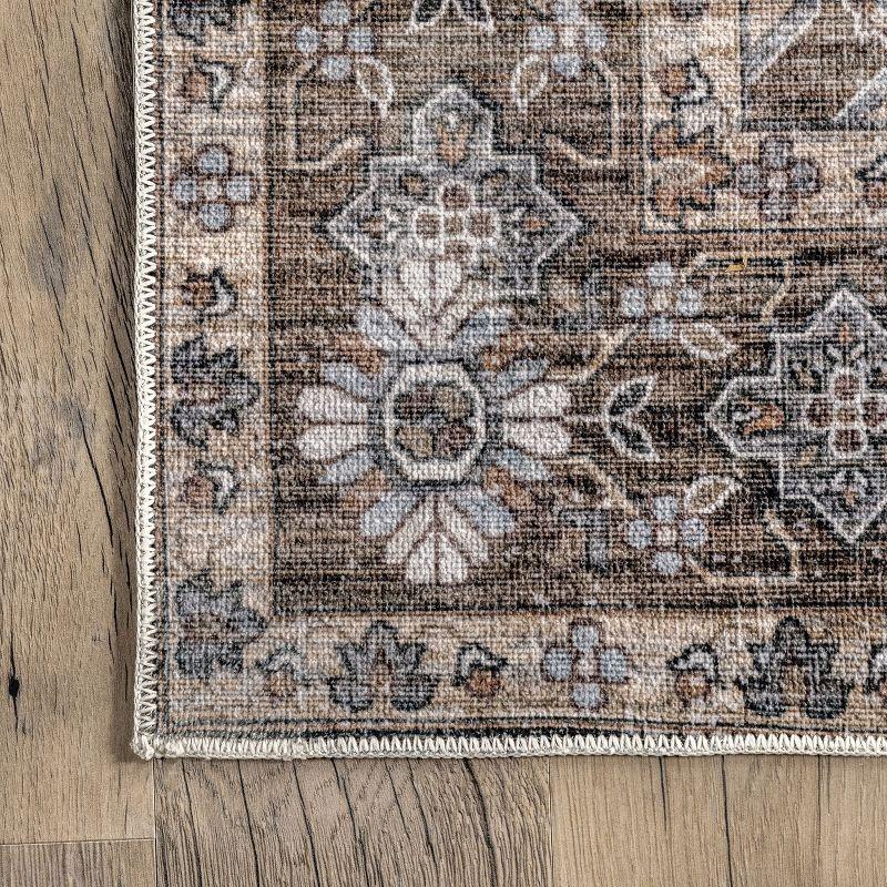 nuLOOM Devin Machine Washable Vintage Medallion Area Rug