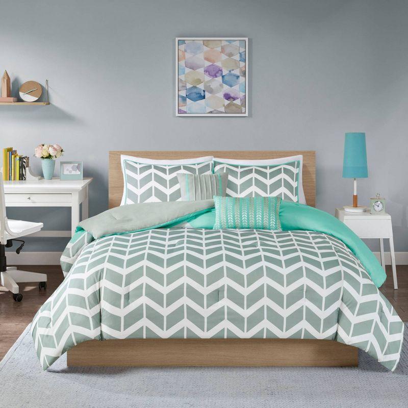 Intelligent Design Darcy Comforter Set Chevron