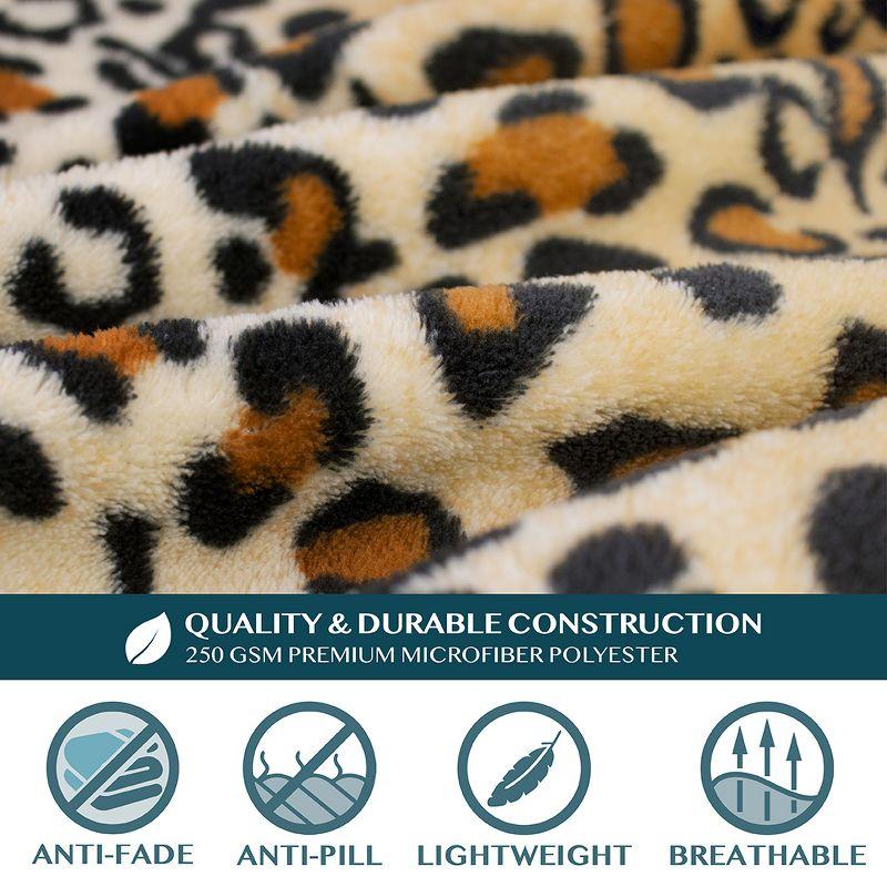 PAVILIA Fleece Wearable Blanket with Sleeves, Warm Cozy Soft Functional Lightweight Sleeved Throw Adults Men Women, Cheetah/Regular Pocket