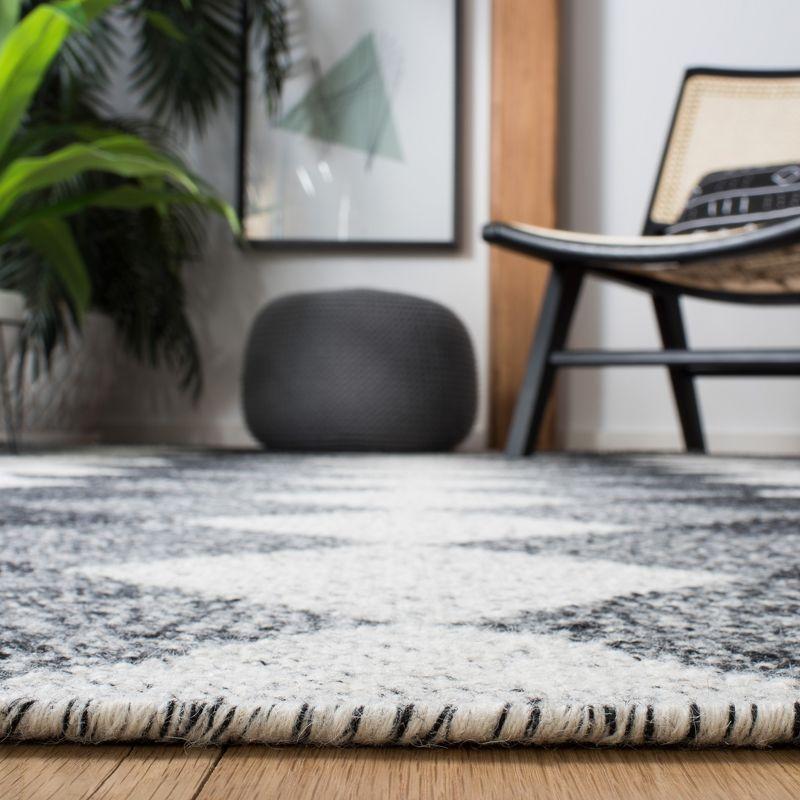 Kilim KLM152 Hand Woven Area Rug - Black/Ivory - 8'x10' - Safavieh.