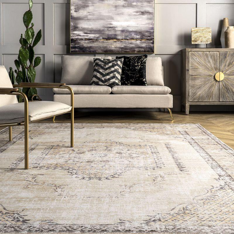 Nuloom Glenda Machine Washable Faded Medallion Indoor Area Rug