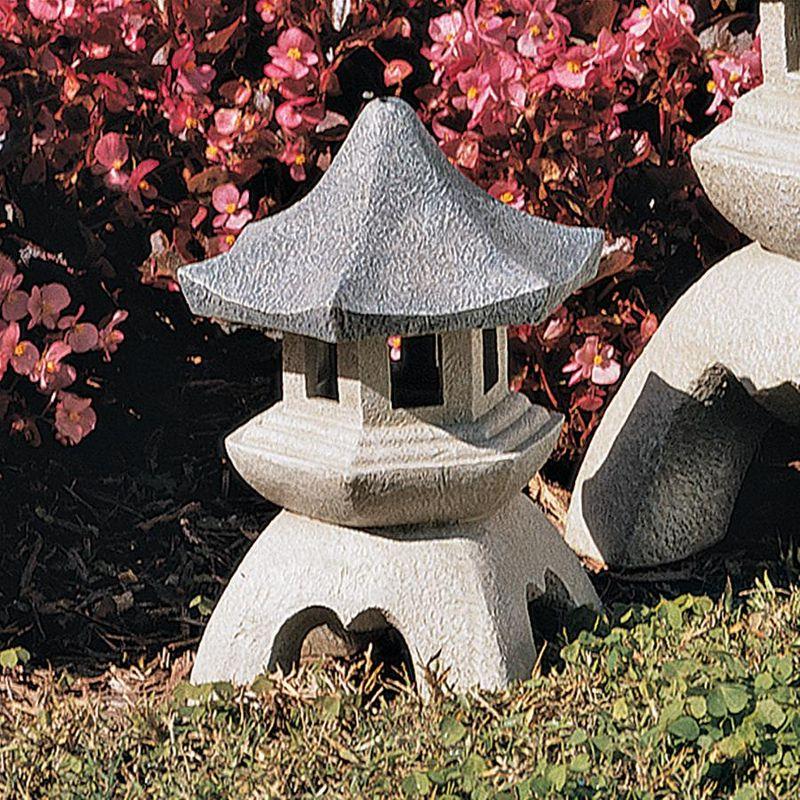 Medium Pagoda Lantern in Designer Resin