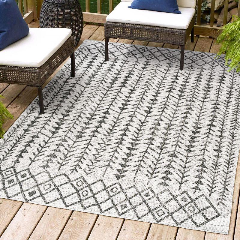 4'x6' Tokay Bohemian Geometric Indoor/Outdoor Area Rug, Ivory/Black - JONATHAN Y