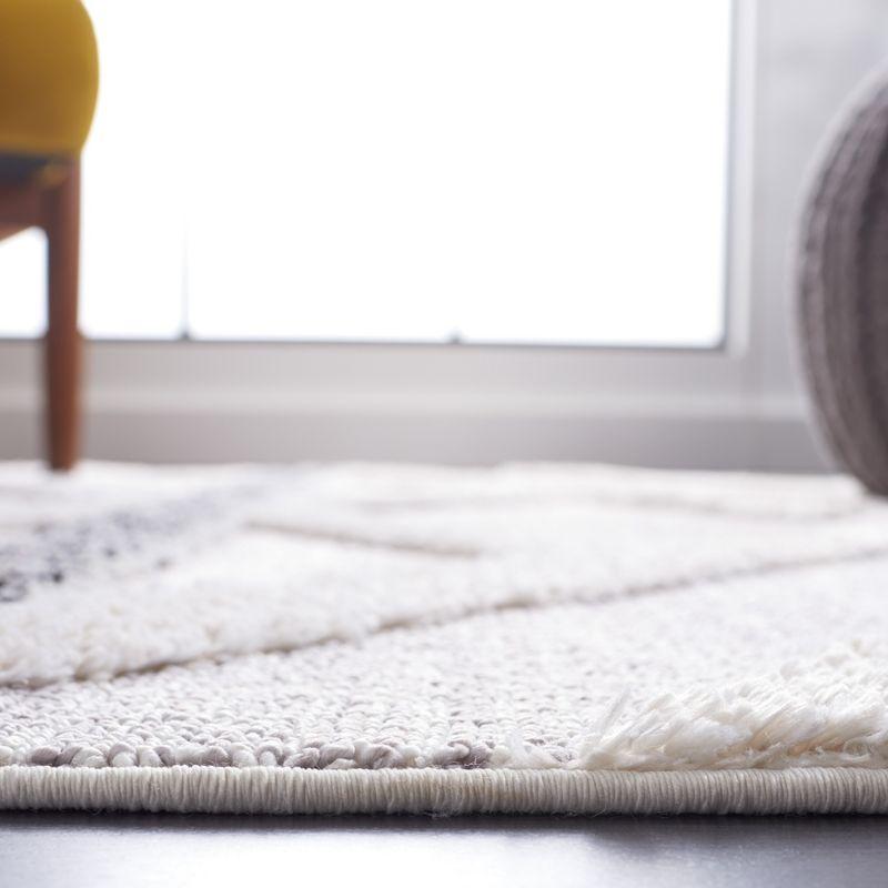 Marrakesh MRK564 Power Loomed Area Rug - Grey/Ivory - 5'3"x7'6" - Safavieh.