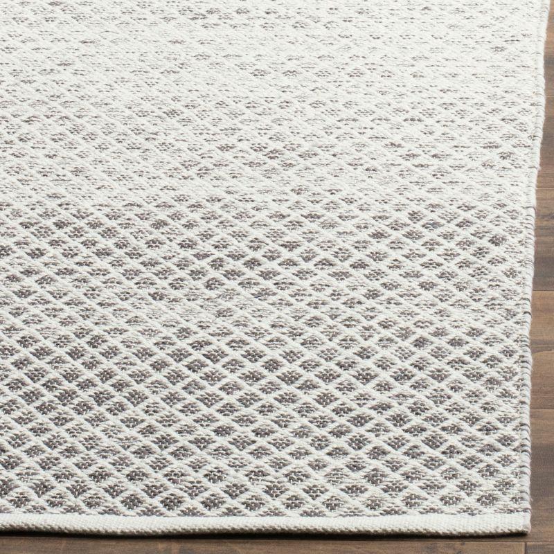 Montauk MTK601 Hand Woven Indoor Area Rug - Light Grey/Ivory - 5'x8' - Safavieh