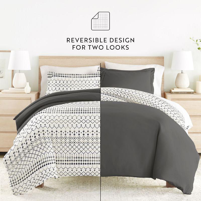 Etched Gate Pattern Reversible Duvet Cover Set