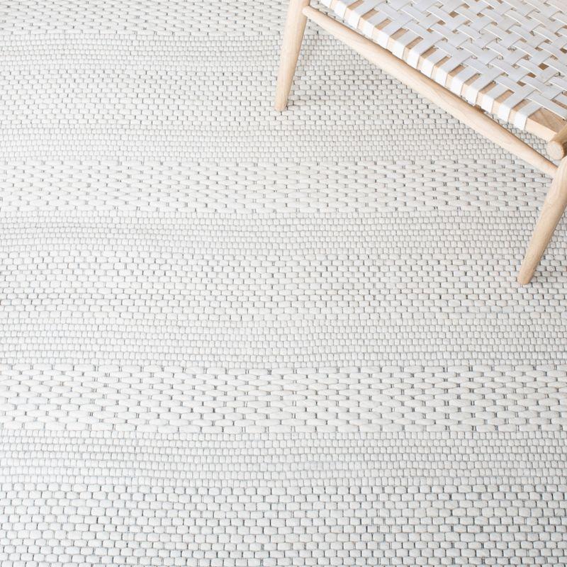 Marbella MRB207 Hand Woven Indoor Accent Rug - Light Grey/Ivory - 3'x5' - Safavieh