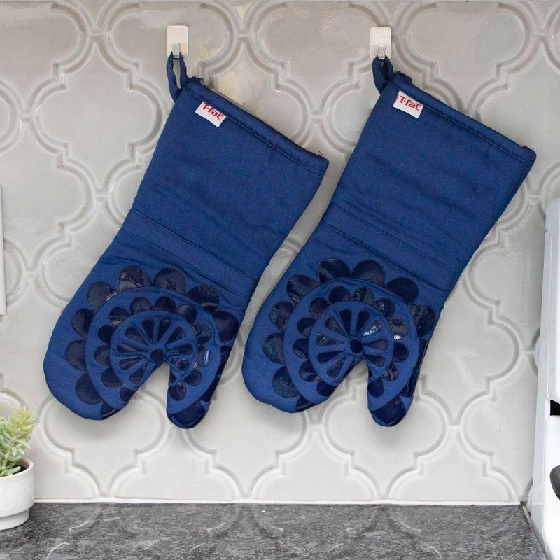 T-fal Medallion Oven Mitt