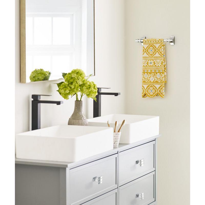 Davenport Towel Bar