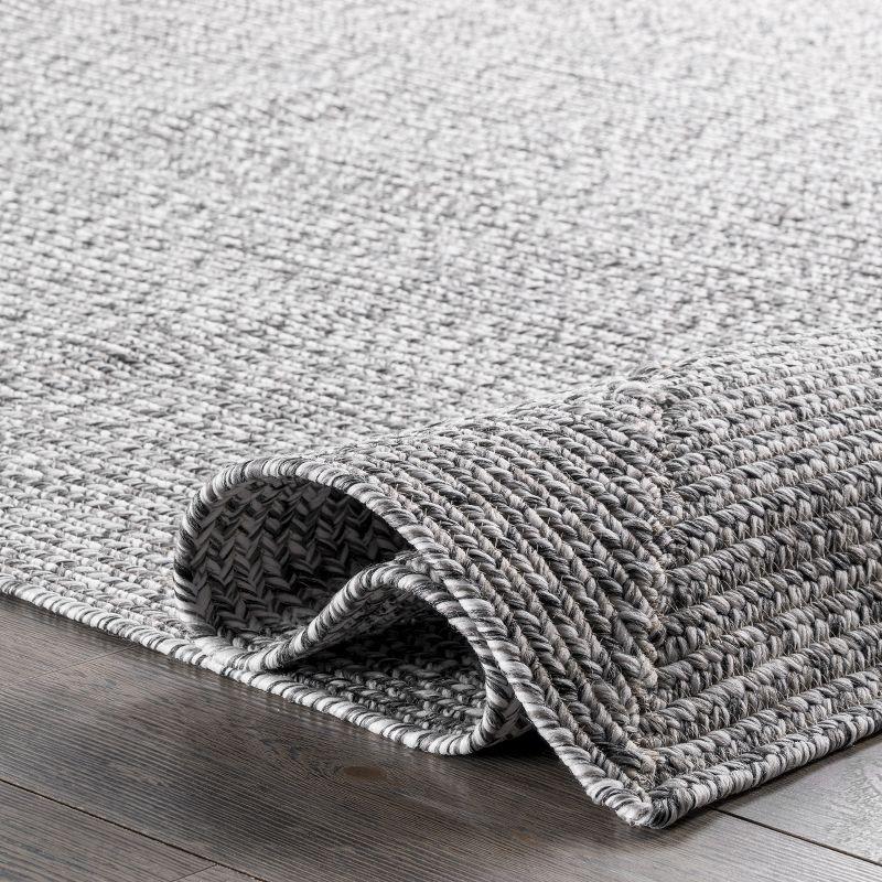 Salt and Pepper Braided Synthetic 5' x 8' Reversible Outdoor Rug