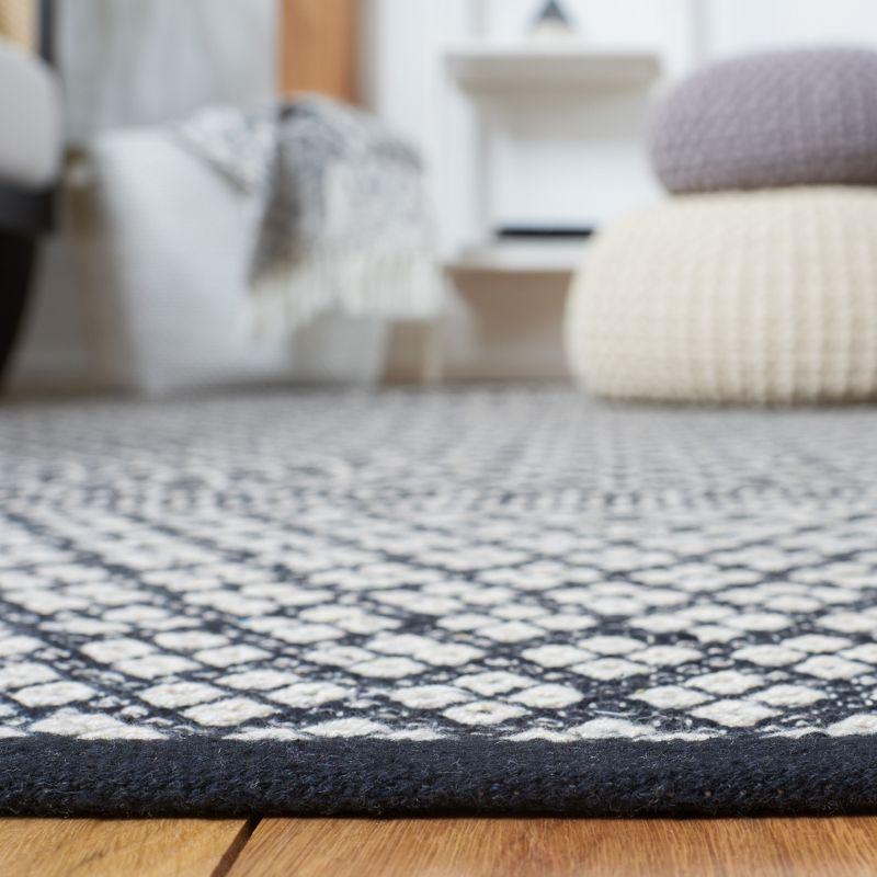 Kilim KLM703 Hand Woven Area Rug - Black/Ivory - 8'x10' - Safavieh.
