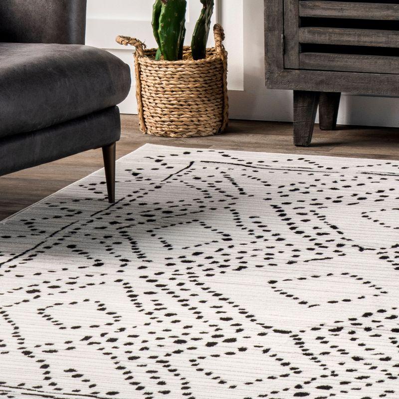 Nuloom Mila Moroccan Diamond Trellis Indoor Area Rug